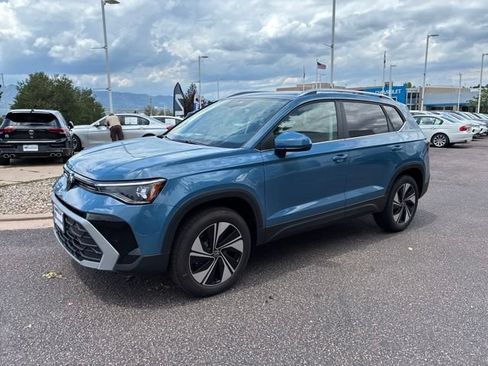 New 2026 Volkswagen Taos SE AWD/4WD image 3