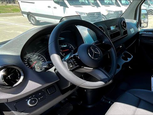 New 2025 Mercedes-Benz Sprinter 2500 image 5