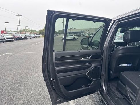 Used 2023 Jeep Wagoneer L 4WD w/ Convenience Group I image 10