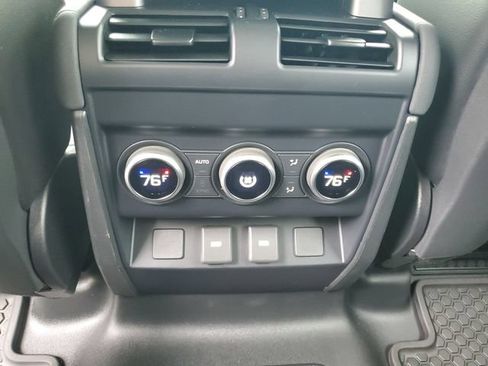 Used 2023 Land Rover Defender 110 SE AWD/4WD image 25