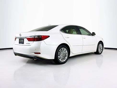 Used 2014 Lexus ES 350 w/ Luxury Package FWD image 9