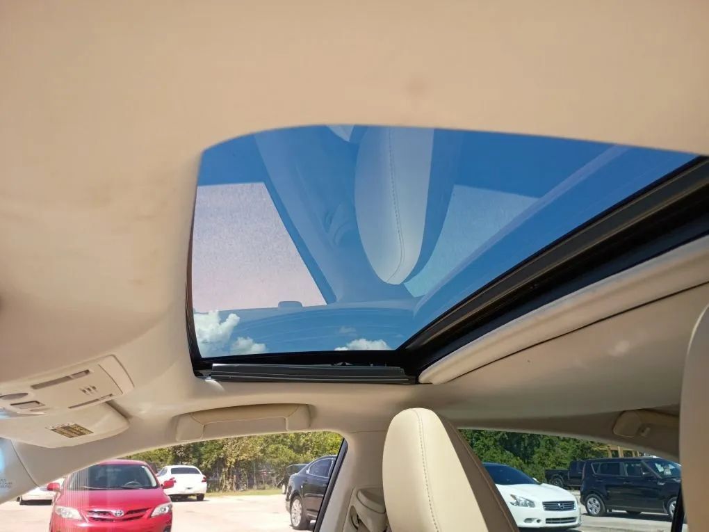 Used 2015 Lexus ES 350 w/ Premium Package FWD image 15