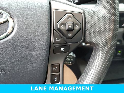 Used 2020 Toyota Tacoma TRD Off-Road image 14