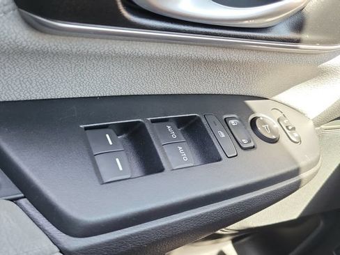 Used 2019 Honda CR-V EX image 17