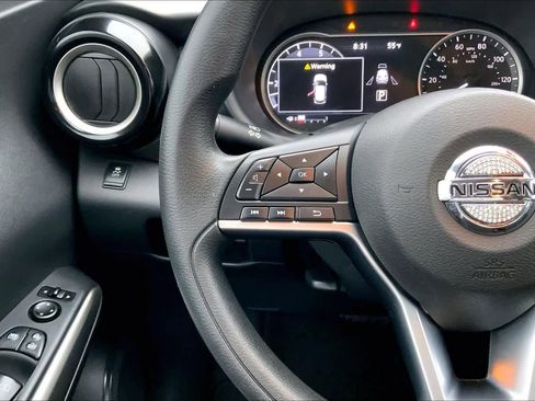 Used 2019 Nissan Kicks SV image 23