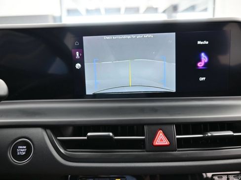 Used 2024 Kia Seltos EX FWD image 22