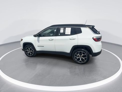 Used 2025 Jeep Compass Limited AWD/4WD image 5