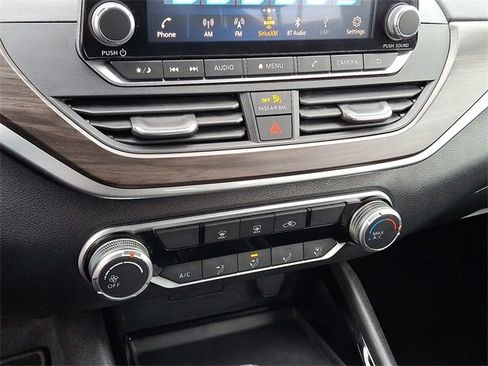 Used 2024 Nissan Altima 2.5 SV image 12