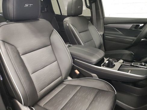 New 2026 Buick Enclave Sport Touring w/ Power Package image 9