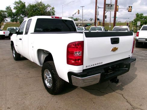 Used 2010 Chevrolet Silverado 2500 W/T image 2