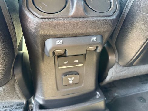 Used 2021 Jeep Wrangler Unlimited Sahara image 25