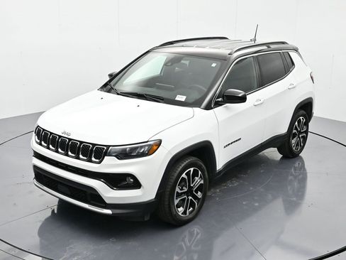 Used 2024 Jeep Compass Limited image 30