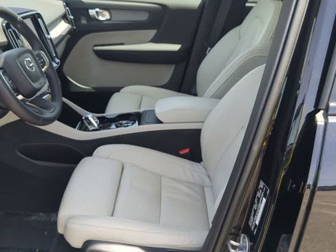Used 2023 Volvo XC40 B5 Plus w/ Protection Package Premier AWD/4WD image 15