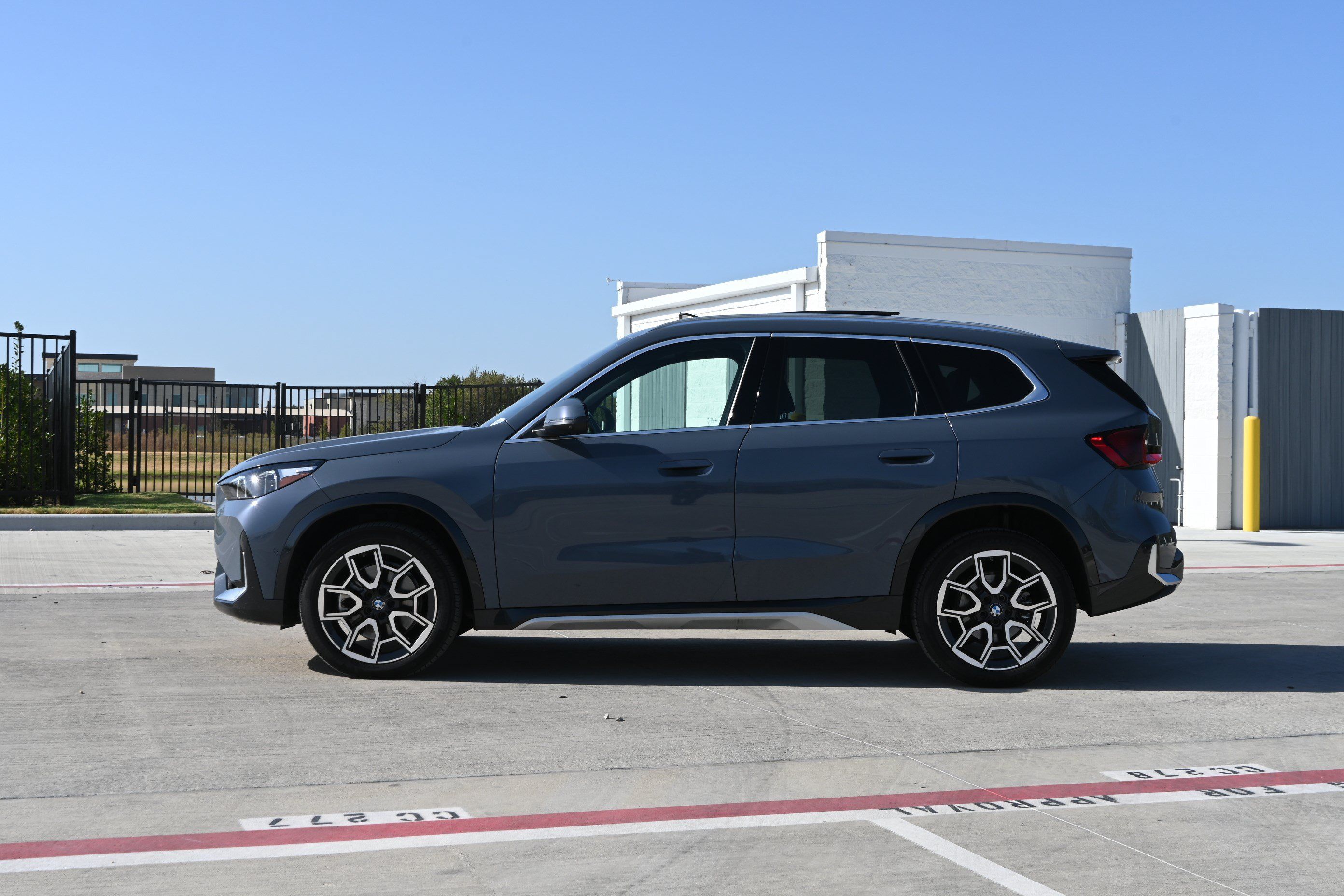 Certified 2025 BMW X1 xDrive28i AWD/4WD image 6