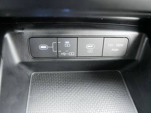 Certified 2025 Hyundai Tucson SE image 33