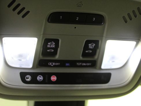 Used 2019 Chevrolet Traverse LT w/ LT Premium Package image 13