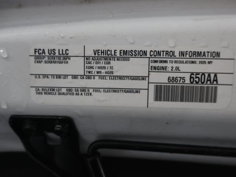 Used 2025 Jeep Wrangler Unlimited Sahara AWD/4WD image 19