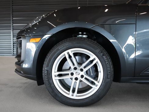 Certified 2026 Porsche Macan AWD/4WD image 12