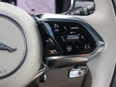 Used 2025 Jaguar F-PACE R-Dynamic S image 33