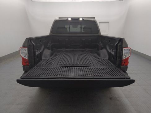 Used 2017 Nissan Titan SV image 29