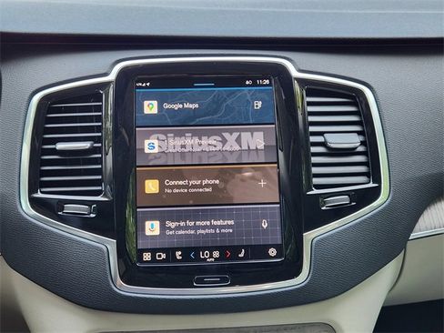 Certified 2025 Volvo XC90 T8 Plus w/ Protection Package Premier image 18