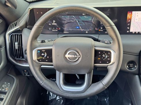 Used 2025 Nissan Armada SL AWD/4WD image 21