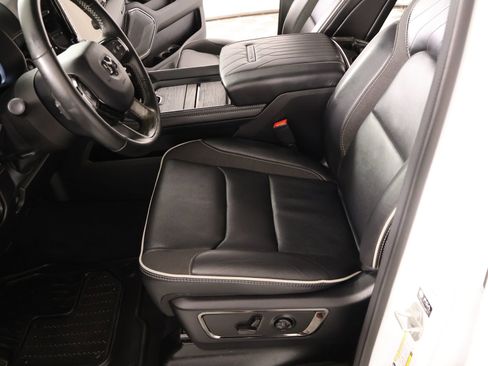Used 2025 RAM 1500 Limited AWD/4WD image 12