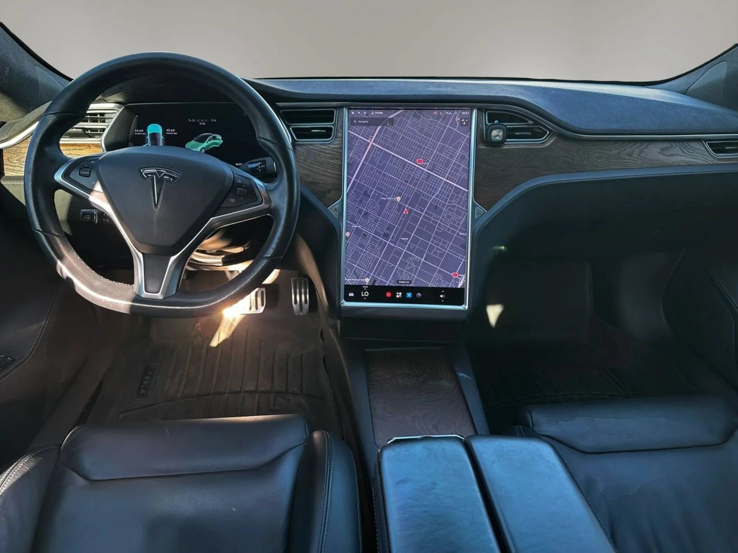 Used 2017 Tesla Model S 75 RWD image 16