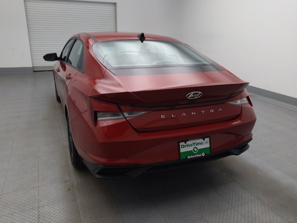 Used 2023 Hyundai Elantra SEL w/ Cargo Package FWD image 6