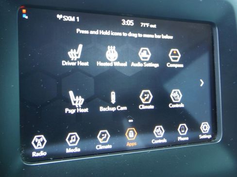 Used 2019 Jeep Cherokee Latitude Plus w/ Cold Weather Group AWD/4WD image 26