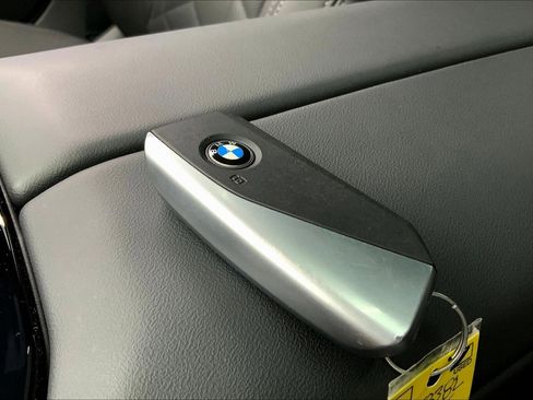 Used 2025 BMW i5 xDrive40 w/ Premium Package image 19