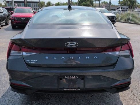 Certified 2023 Hyundai Elantra SEL w/ Cargo Package FWD image 5