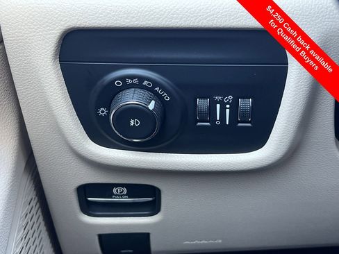 New 2025 Jeep Grand Cherokee Limited w/ Black Appearance Package image 13