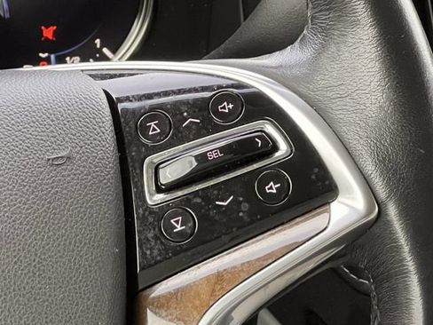 Used 2020 Cadillac Escalade Premium Luxury RWD image 12