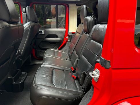 Used 2020 Jeep Wrangler Unlimited Sahara AWD/4WD image 8