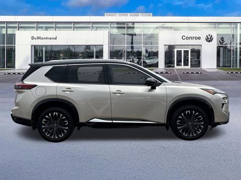 Used 2024 Nissan Rogue Platinum FWD image 4