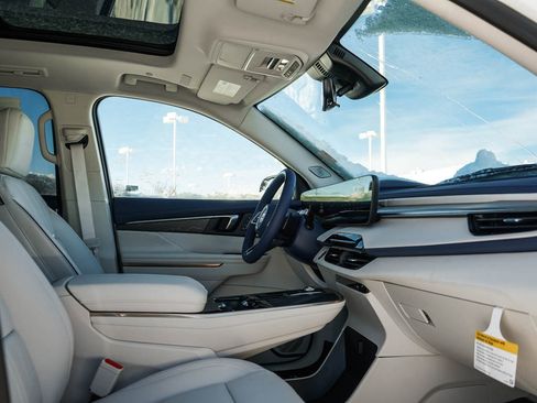 New 2026 Buick Enclave Avenir w/ Super Cruise Package image 11