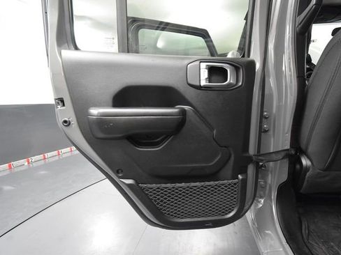 Used 2019 Jeep Wrangler Unlimited Sport image 38