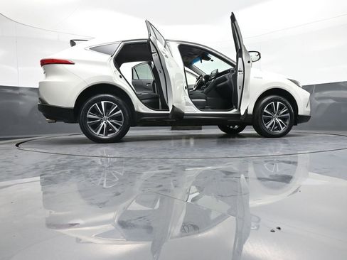 Certified 2021 Toyota Venza LE image 48