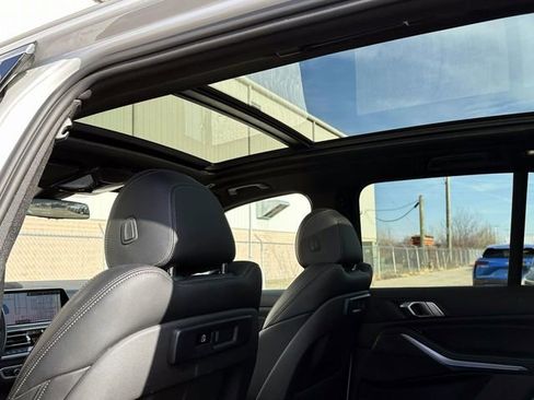 Used 2023 BMW X5 xDrive40i w/ Premium Package image 16