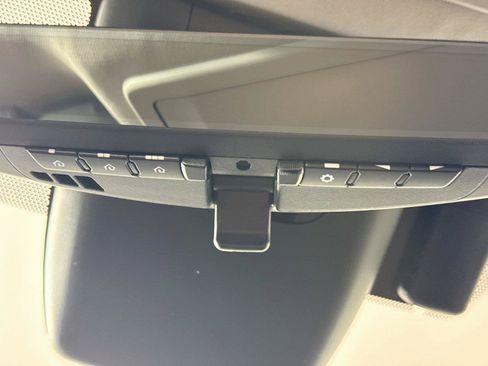Certified 2025 Toyota Highlander Platinum AWD/4WD image 38