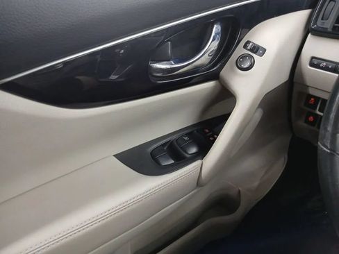 Used 2018 Nissan Rogue Sport SL FWD image 17