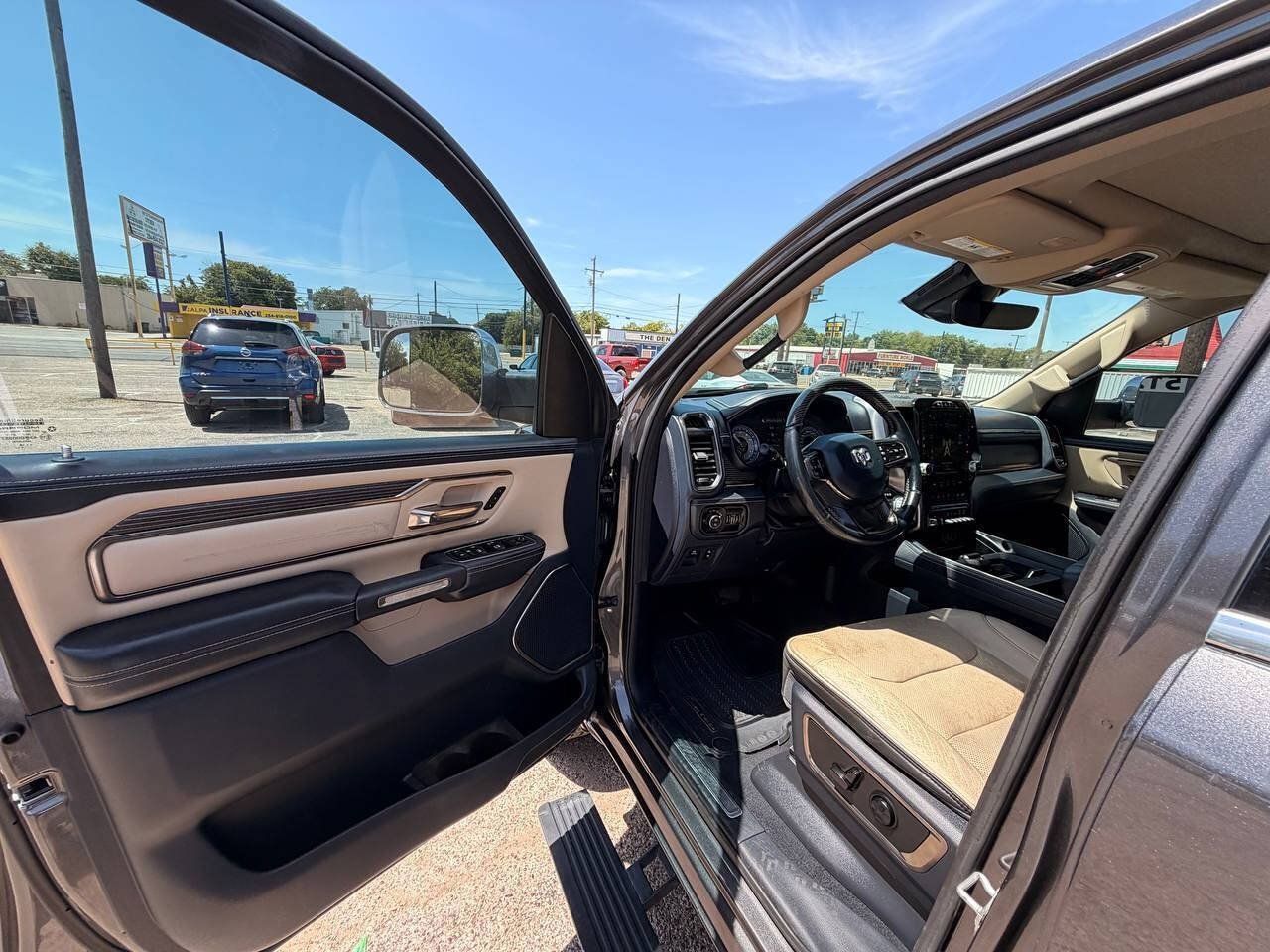 Used 2019 RAM 1500 Limited w/ Advanced Safety Group AWD/4WD image 10