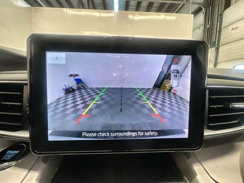 Used 2022 Ford Explorer XLT w/ Equipment Group 202A image 23