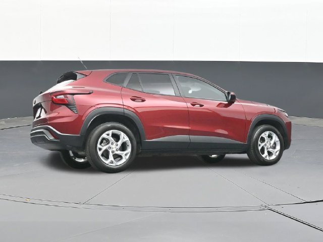 Used 2024 Chevrolet Trax LS w/ LS Convenience Package FWD image 43