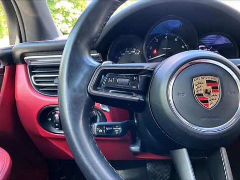Certified 2023 Porsche Macan AWD/4WD image 23