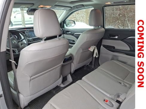 Used 2018 Toyota Highlander Limited image 8