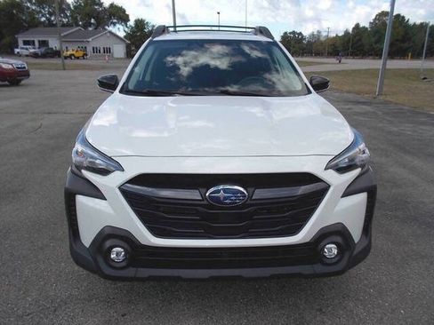 Used 2024 Subaru Outback Premium image 9