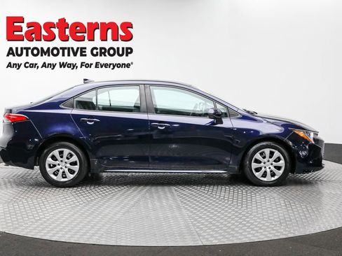 Used 2023 Toyota Corolla LE image 4