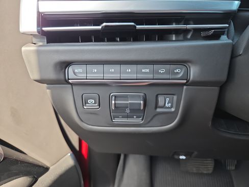 Used 2025 Cadillac Escalade Premium Luxury Platinum w/ LPO, Floor Liner Package AWD/4WD image 34
